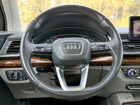 Used 2020 Audi Q5 2.0T Premium w/ Convenience Package image 29