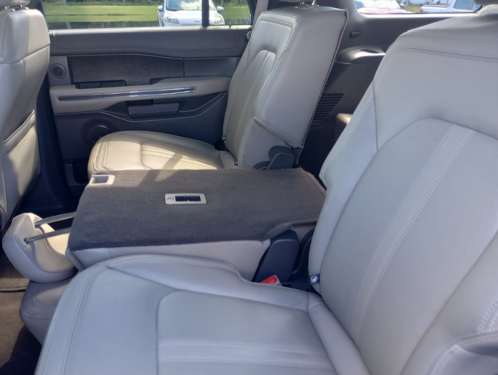 Used 2020 Ford Expedition Limited RWD image 18