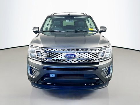 Used 2018 Ford Expedition Platinum image 2