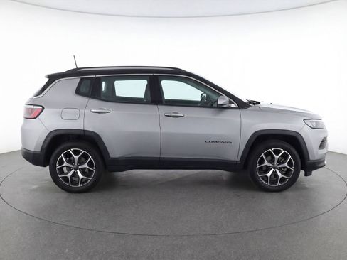 Used 2025 Jeep Compass Limited AWD/4WD image 9