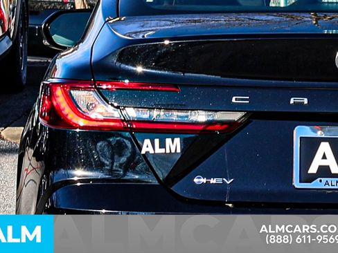 Used 2025 Toyota Camry LE image 13