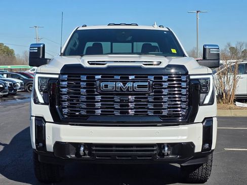 Used 2025 GMC Sierra 3500 Denali Ultimate image 4