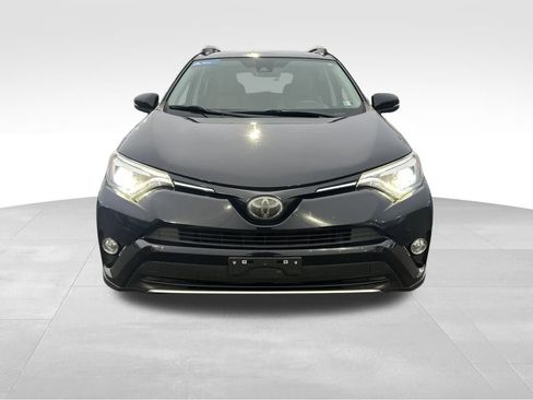 Used 2017 Toyota RAV4 Limited image 2