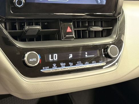 Used 2026 Toyota Corolla LE FWD image 22
