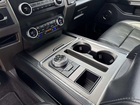 Used 2019 Ford Expedition XLT w/ Equipment Group 202A RWD image 29