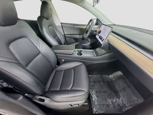 Used 2023 Tesla Model Y Long Range AWD/4WD image 27