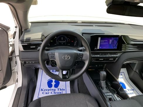 Used 2025 Toyota Camry LE FWD image 12