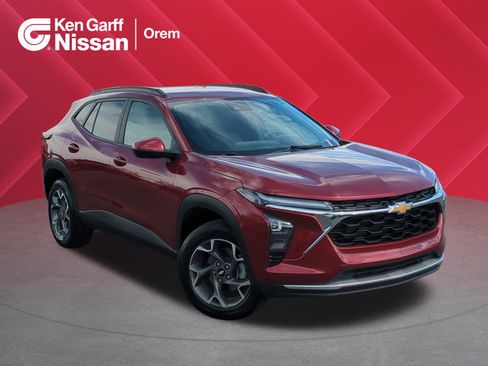 Used 2024 Chevrolet Trax LT image 1
