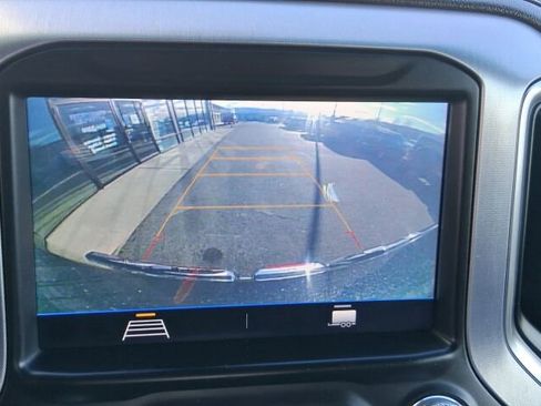 Used 2019 GMC Sierra 1500 SLE w/ Remote Start Package image 26