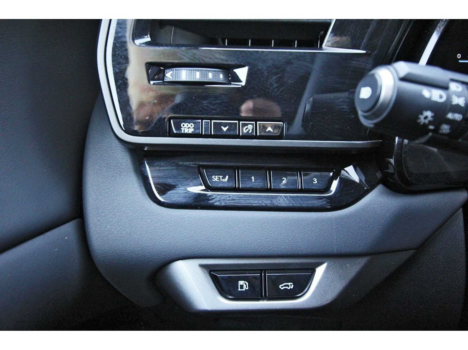 Used 2025 Lexus RX 350 Premium Plus w/ Convenience Package AWD/4WD image 19