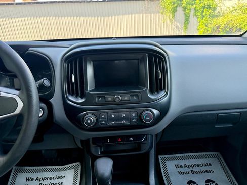 Used 2022 Chevrolet Colorado W/T w/ WT Convenience Package AWD/4WD image 23