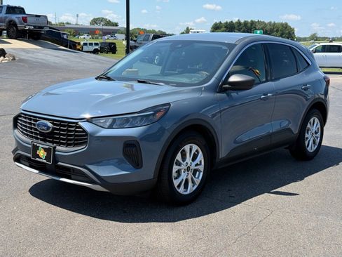 Used 2023 Ford Escape Active FWD image 4