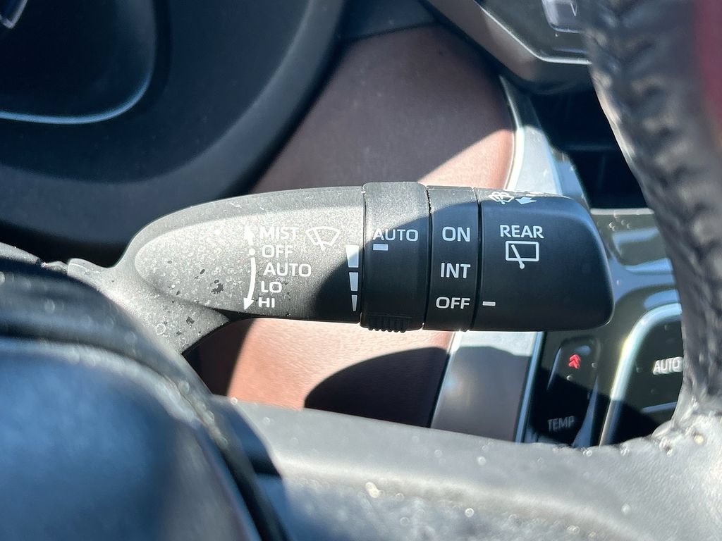 Used 2024 Toyota Venza Limited AWD/4WD image 21