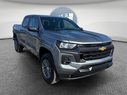 Certified 2024 Chevrolet Colorado LT w/ LT Convenience Package II image 1