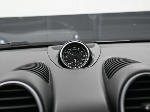 Certified 2022 Porsche 718 Boxster Spyder RWD image 22