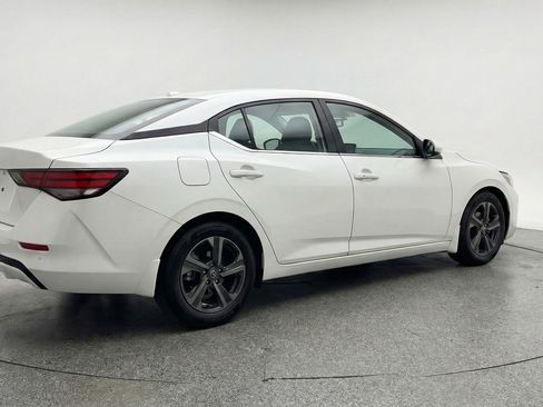 Used 2025 Nissan Sentra SV image 9