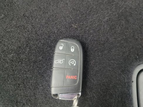 Used 2018 Jeep Compass Latitude w/ Popular Equipment Group AWD/4WD image 32
