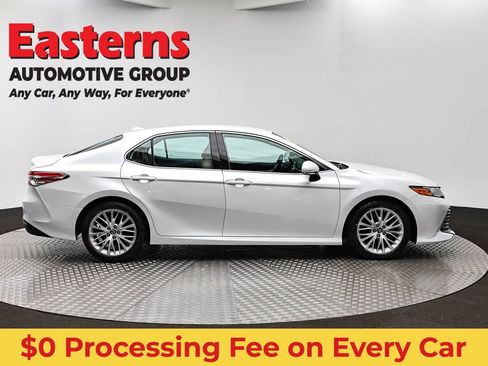 Used 2019 Toyota Camry XLE w/ Carpet Mat Package FWD image 4