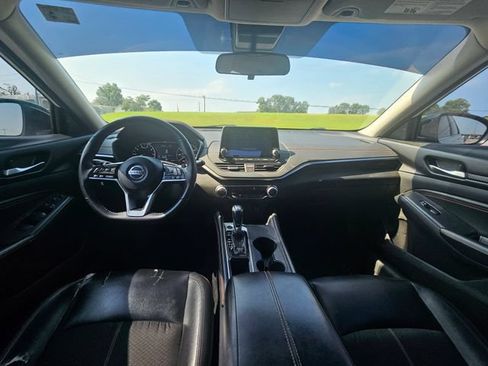 Used 2020 Nissan Altima 2.5 SR w/ Premium Package FWD image 12
