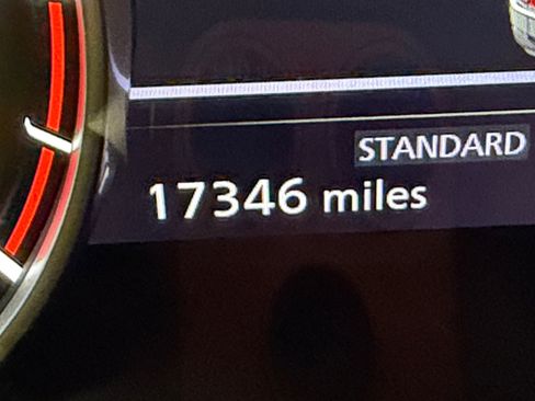 Used 2023 Nissan Rogue SV image 2