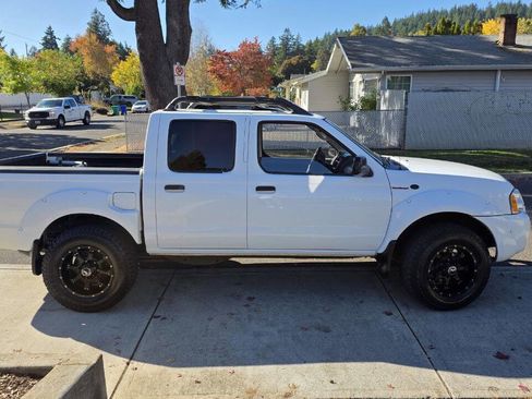 Used 2004 Nissan Frontier S/C image 4