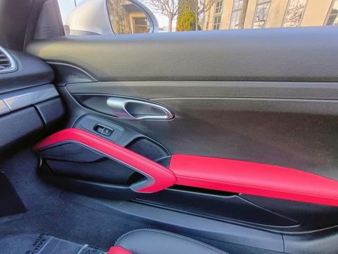 Used 2024 Porsche 718 Boxster image 33