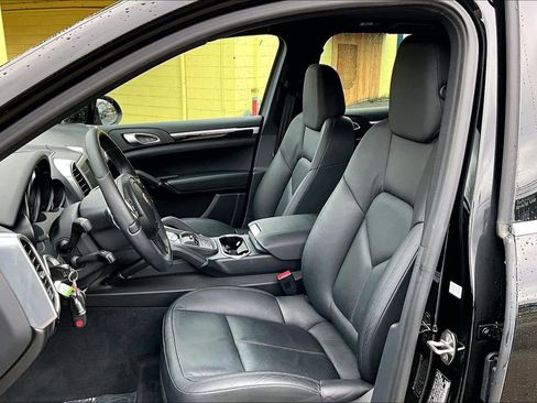 Used 2014 Porsche Cayenne Platinum Edition image 9