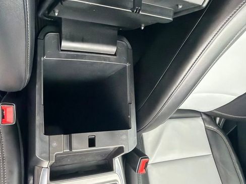 Used 2023 Ford Explorer XLT w/ Equipment Group 202A AWD/4WD image 40