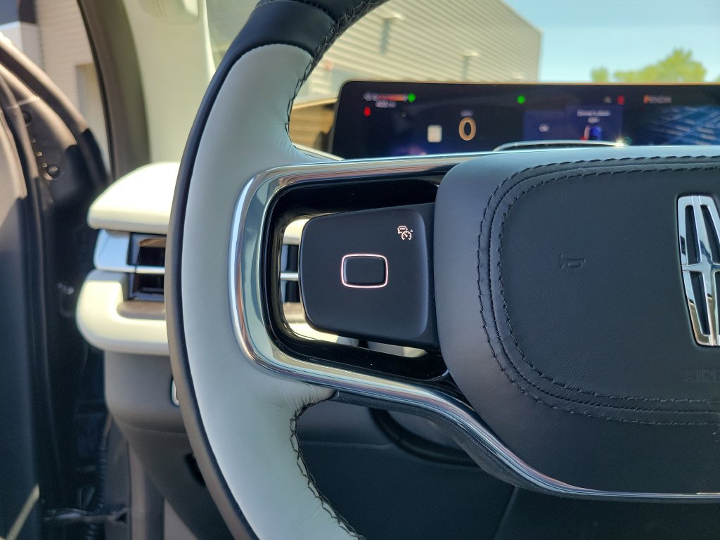 New 2026 Lincoln Navigator Black Label AWD/4WD image 25