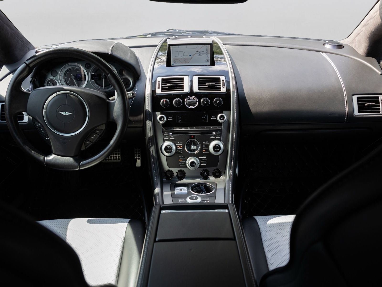 Used 2011 Aston Martin Rapide RWD image 17