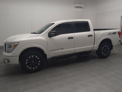 Used 2018 Nissan Titan PRO-4X image 2