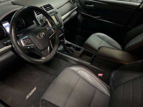 Used 2017 Toyota Camry SE FWD image 6