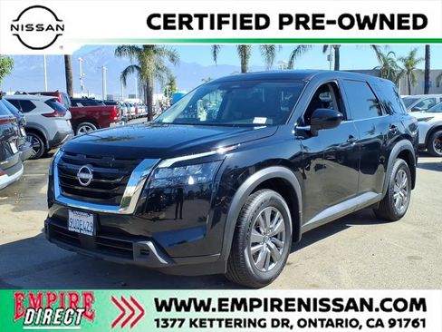 Certified 2025 Nissan Pathfinder S FWD image 1