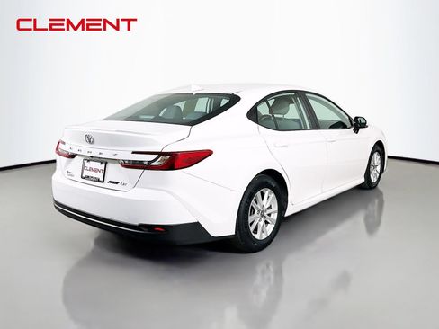 Used 2025 Toyota Camry LE w/ Convenience Package FWD image 7