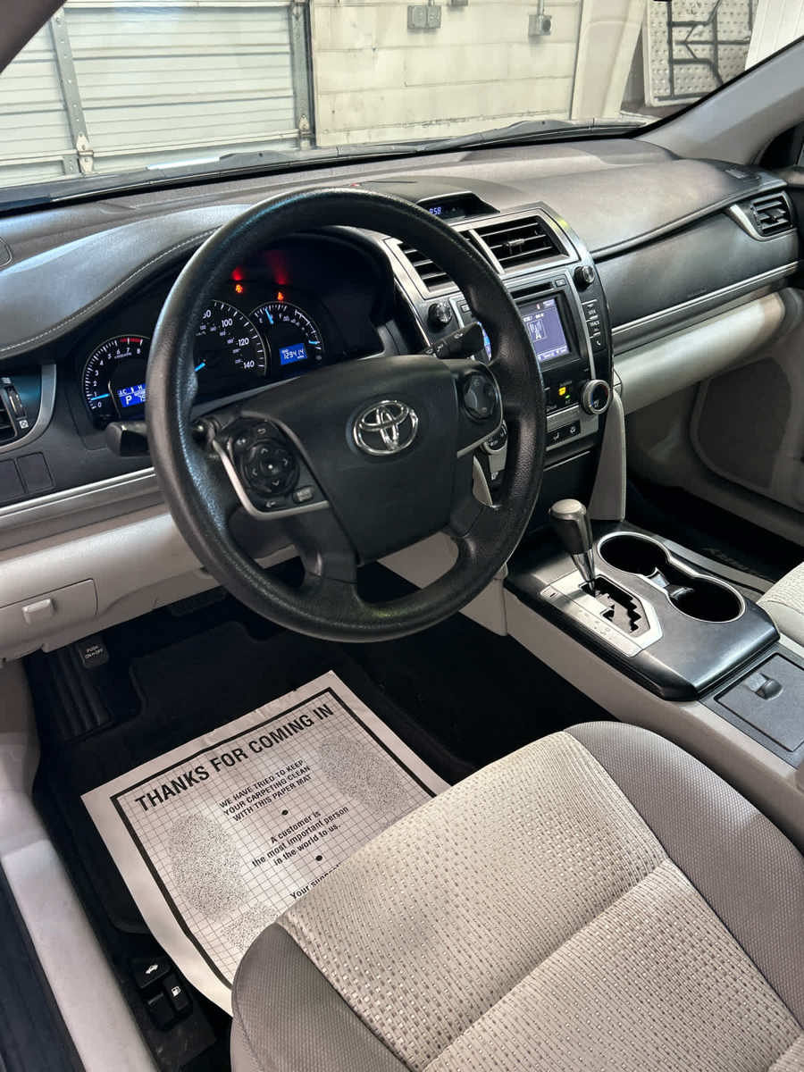 Used 2014 Toyota Camry LE FWD image 8