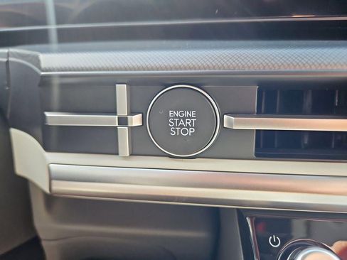 New 2026 Hyundai Santa Fe SE image 9