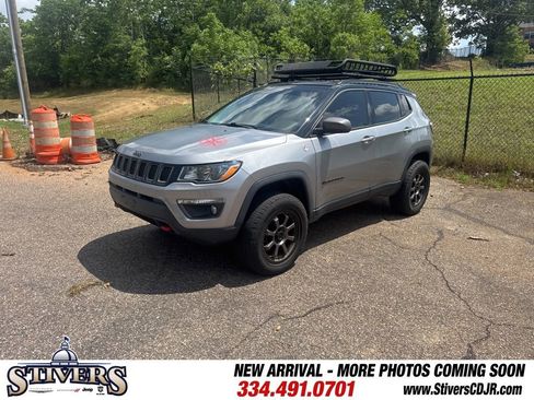 Used 2019 Jeep Compass Trailhawk AWD/4WD image 3