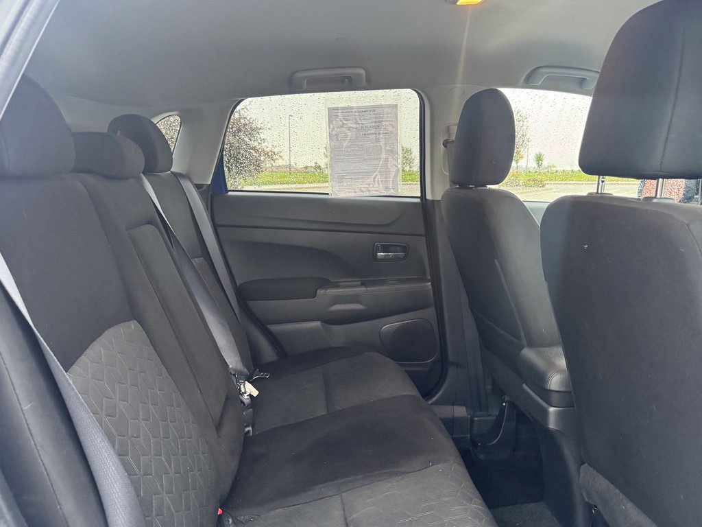 Used 2020 Mitsubishi Outlander Sport ES AWD/4WD image 27
