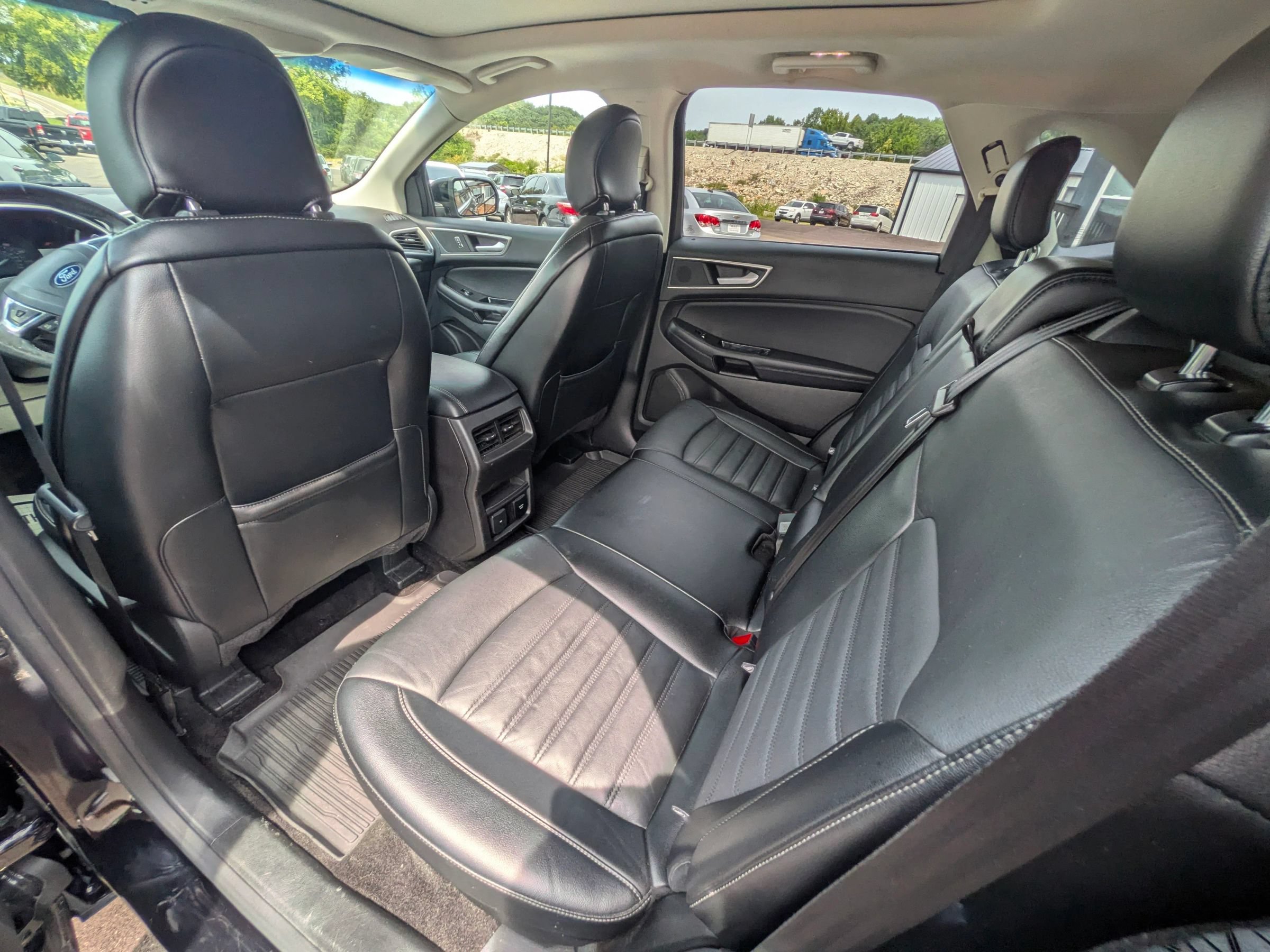 Used 2018 Ford Edge SEL w/ Equipment Group 201A AWD/4WD image 36