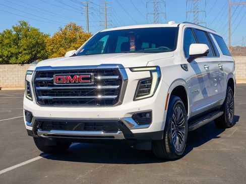 New 2026 GMC Yukon XL Elevation w/ Elevation Premium Package AWD/4WD image 2