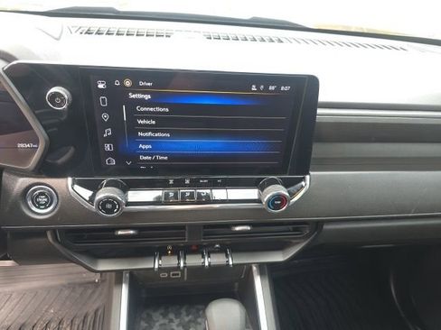 Certified 2024 Chevrolet Colorado W/T w/ WT Convenience Package image 17