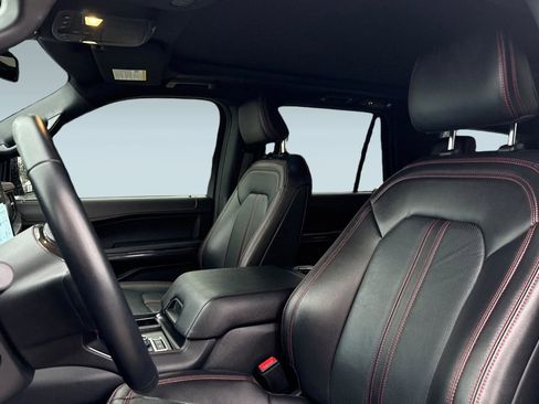 Used 2022 Ford Expedition Limited image 5