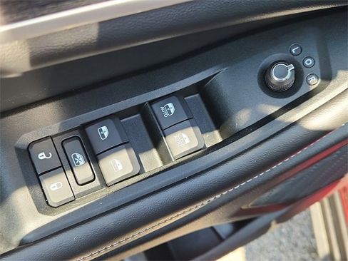 Used 2025 Jeep Grand Cherokee L Limited w/ Black Appearance Package image 23