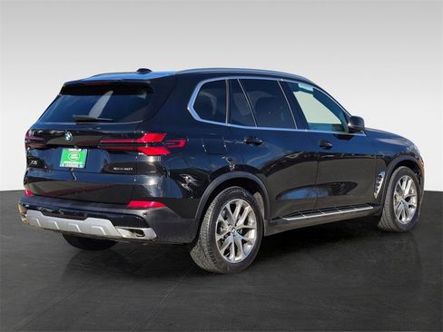 Used 2025 BMW X5 xDrive40i w/ Climate Comfort Package image 6