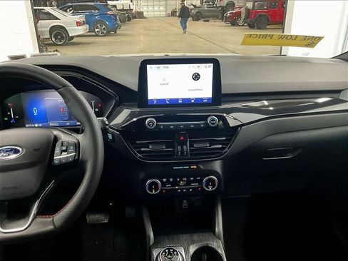 Used 2025 Ford Escape ST-Line Select image 18