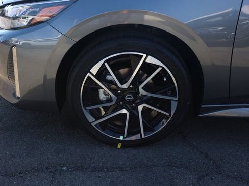 New 2025 Nissan Sentra 2.0 SR image 11