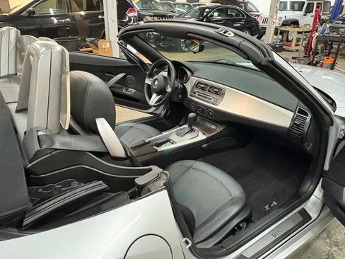 Used 2003 BMW Z4 2.5i image 23