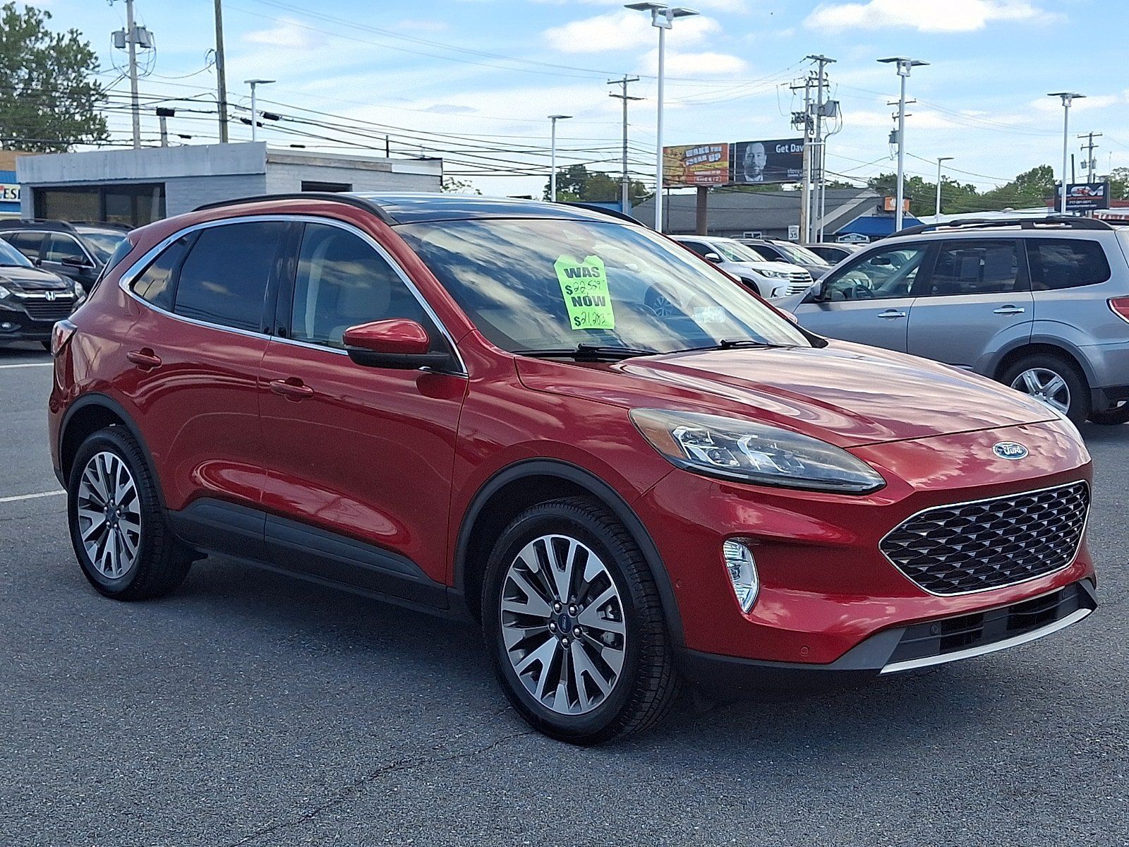 Used 2020 Ford Escape Titanium AWD/4WD image 3