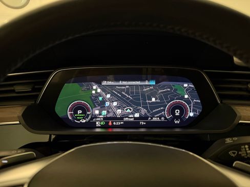 Certified 2021 Audi e-tron Premium Plus w/ Premium Plus Package AWD/4WD image 23