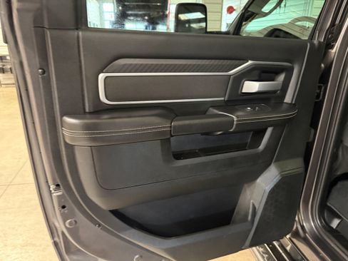 Used 2025 RAM 2500 Big Horn AWD/4WD image 34